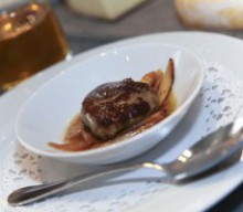 Asperges confites au Loupiac et escalope de foie gras de canard poêlée